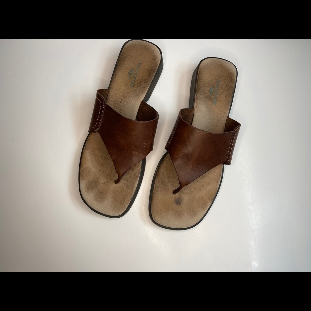 Dockers “Clutch” leather sandal